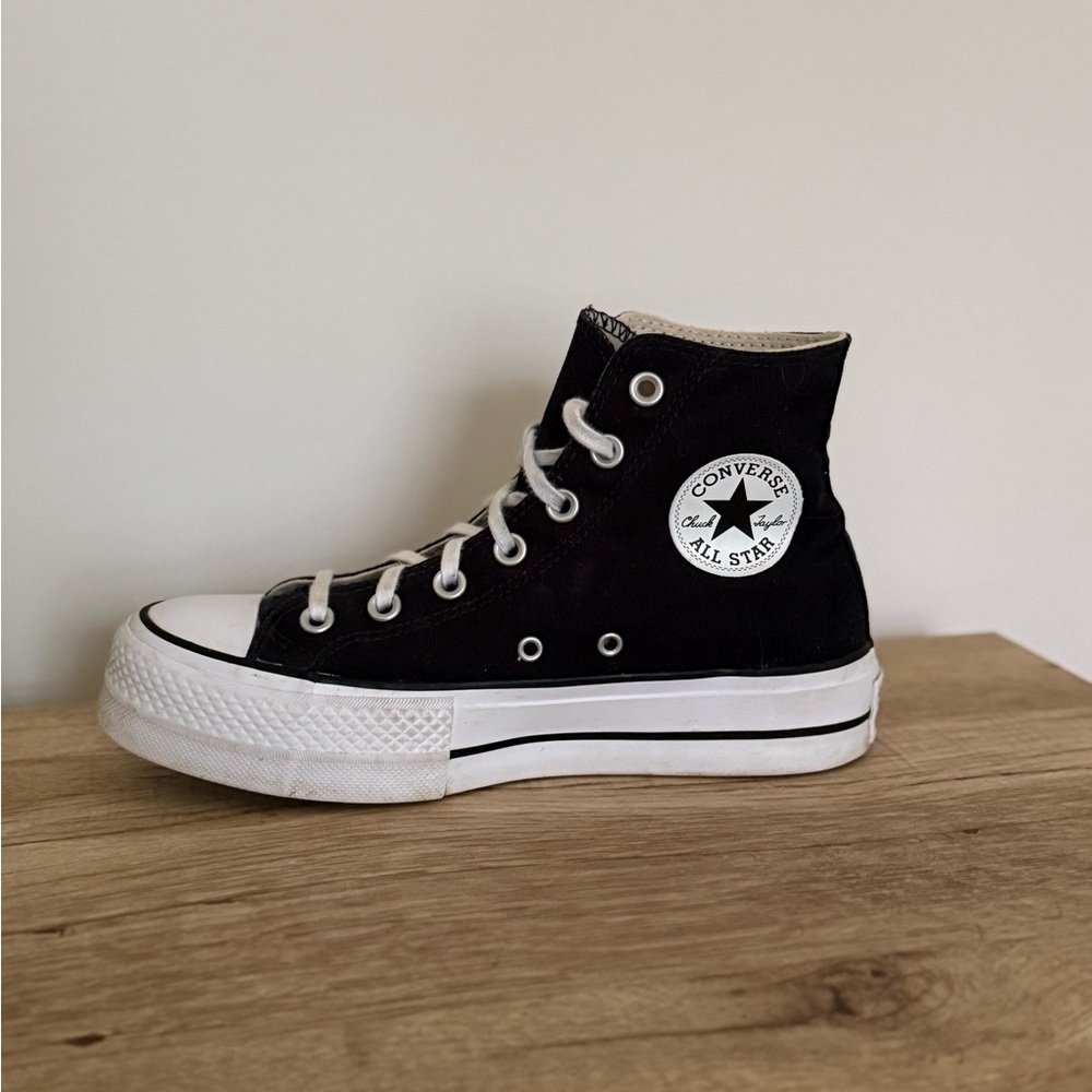 Converse Chuck Taylor Platform Canvas High-Top Sneakers in Black Size 7.5